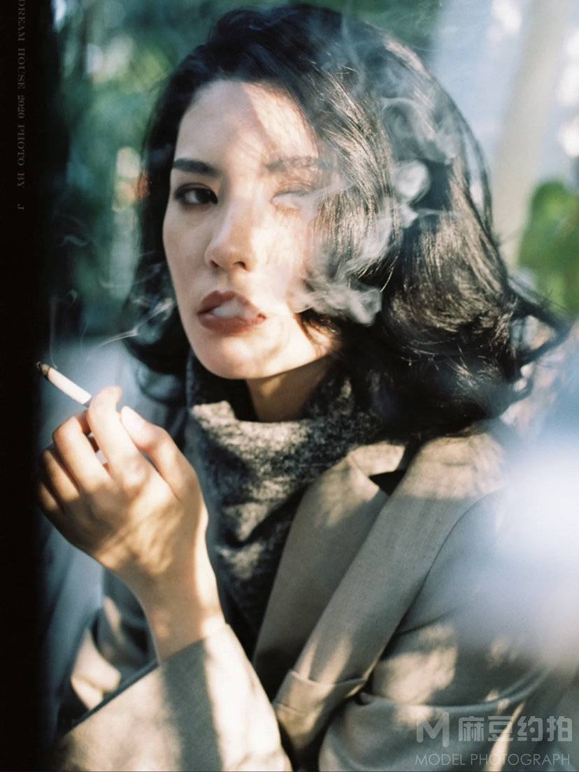 情绪模特