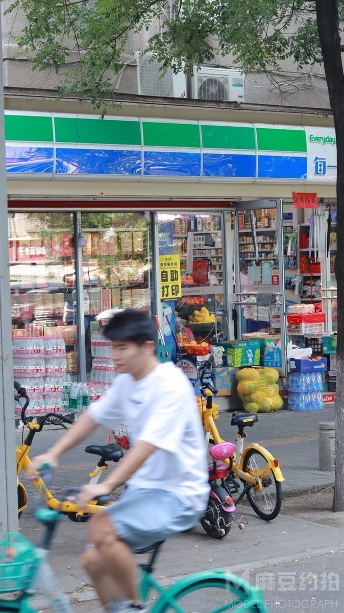 纪实模特