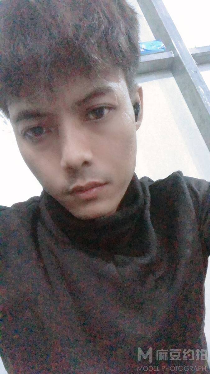 黑白模特