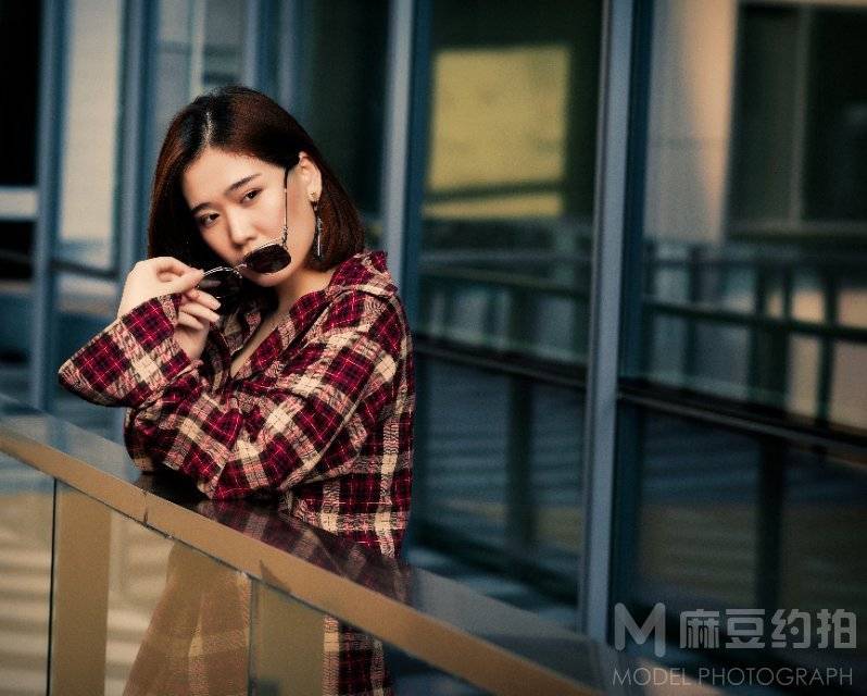 情绪模特