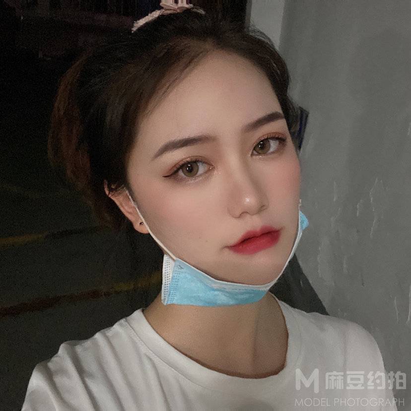 妆容模特