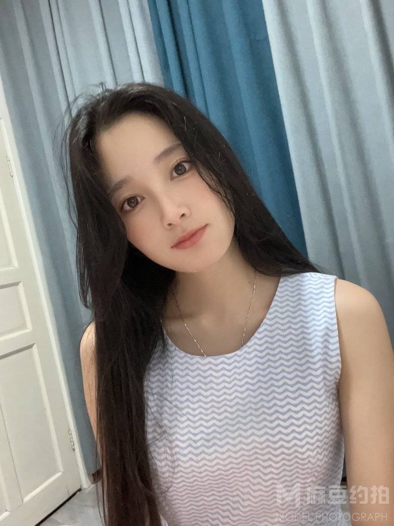 黑白模特