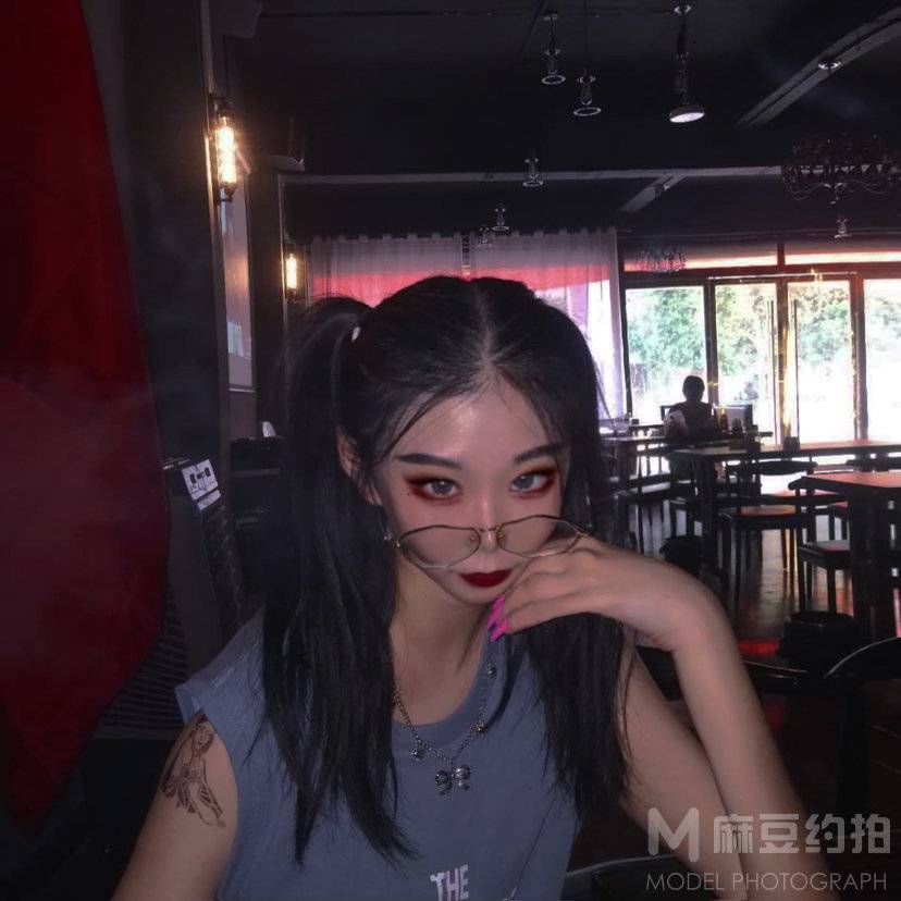 暗黑模特