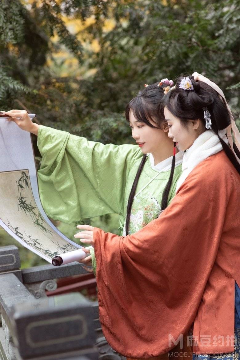汉服模特