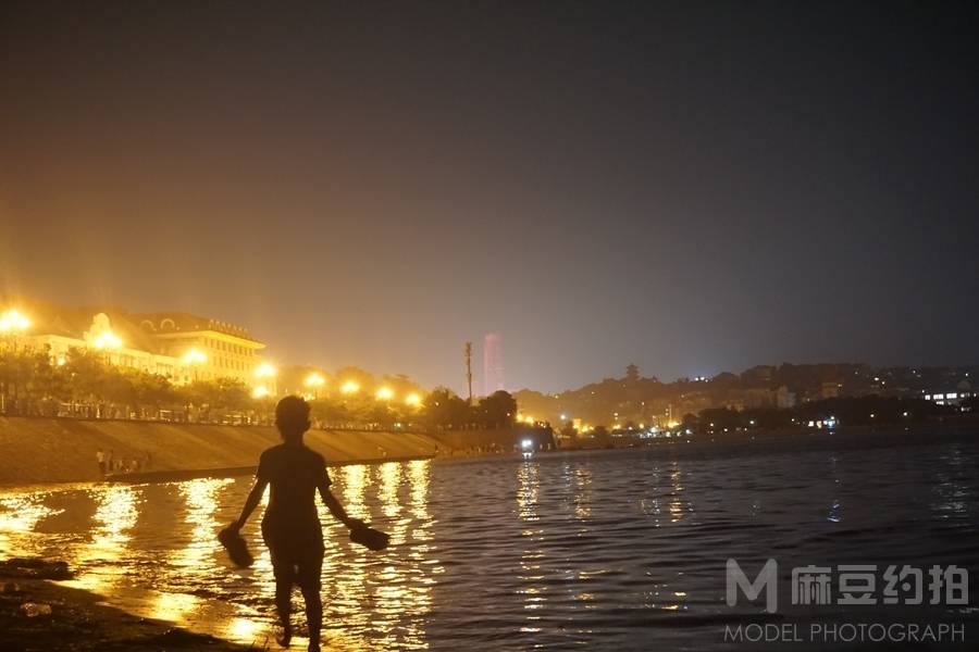 夜景模特