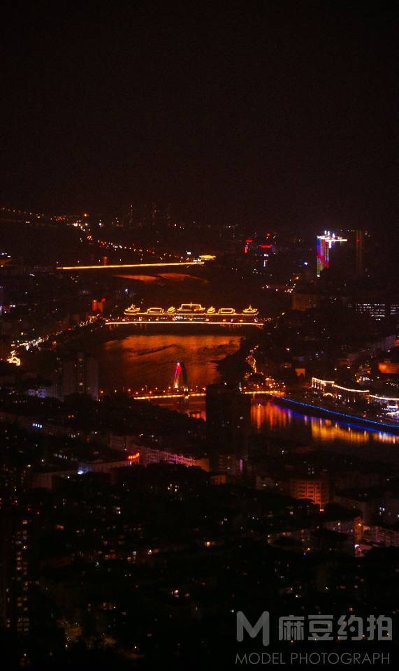 夜景模特