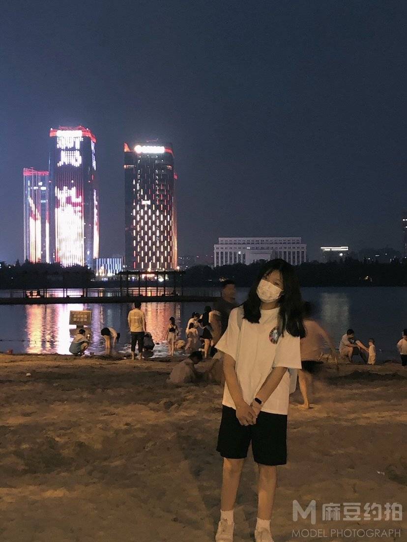 夜景模特