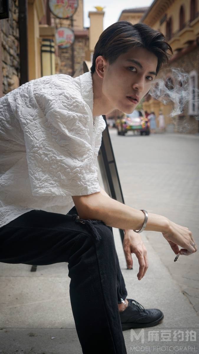 情绪模特