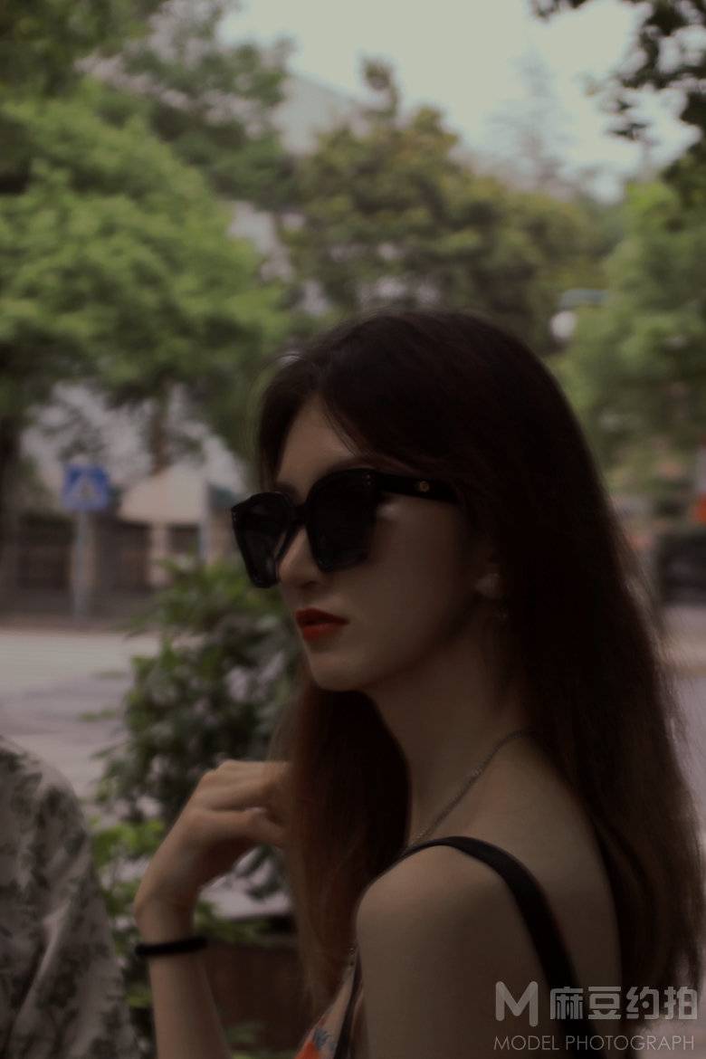 情绪模特