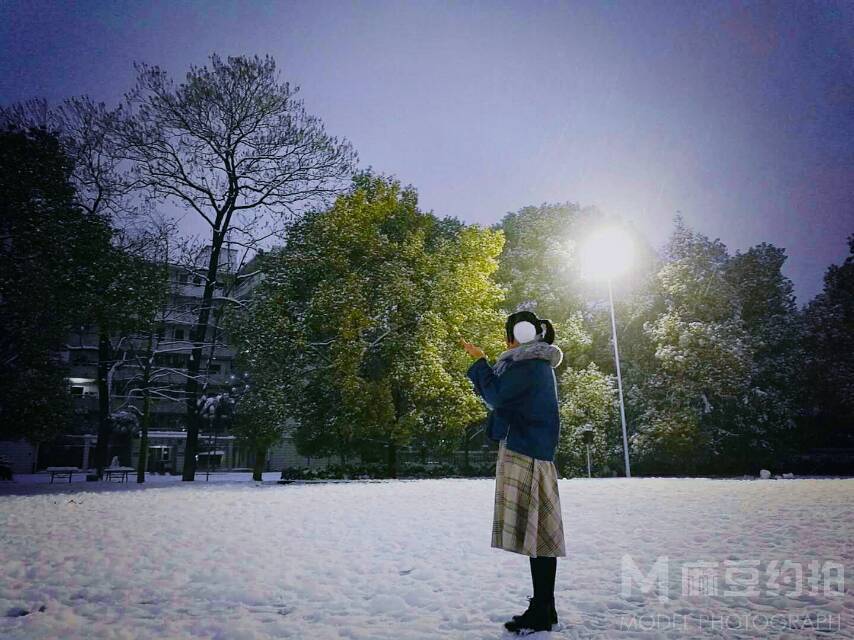 校园模特