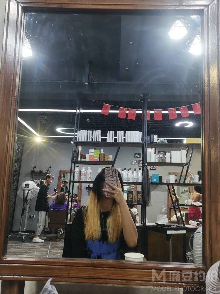 黑白模特