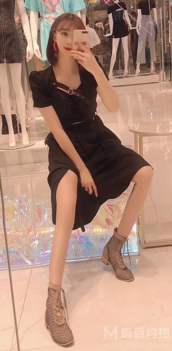黑白模特