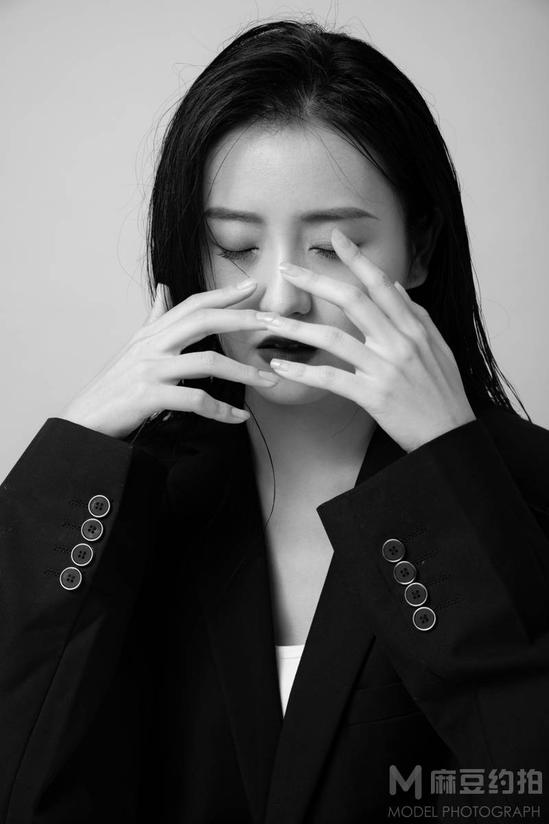 情绪模特