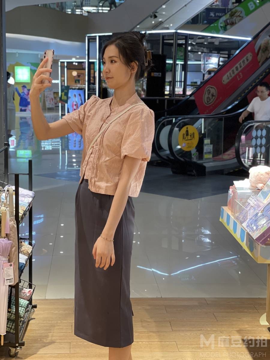 妆容模特
