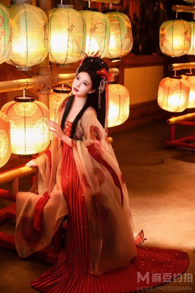 汉服模特