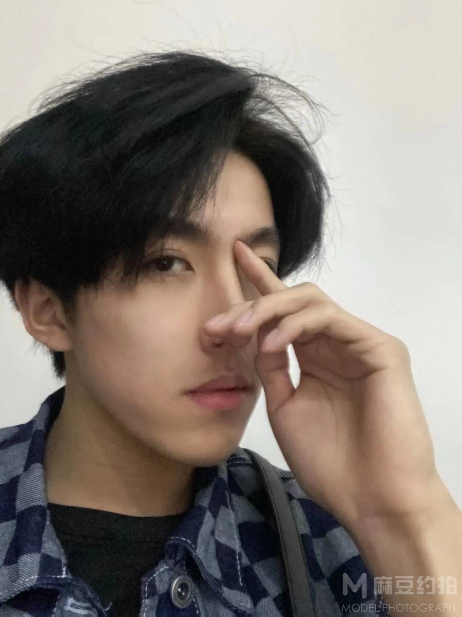 黑白模特