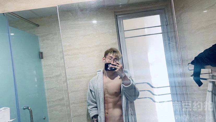 黑白模特