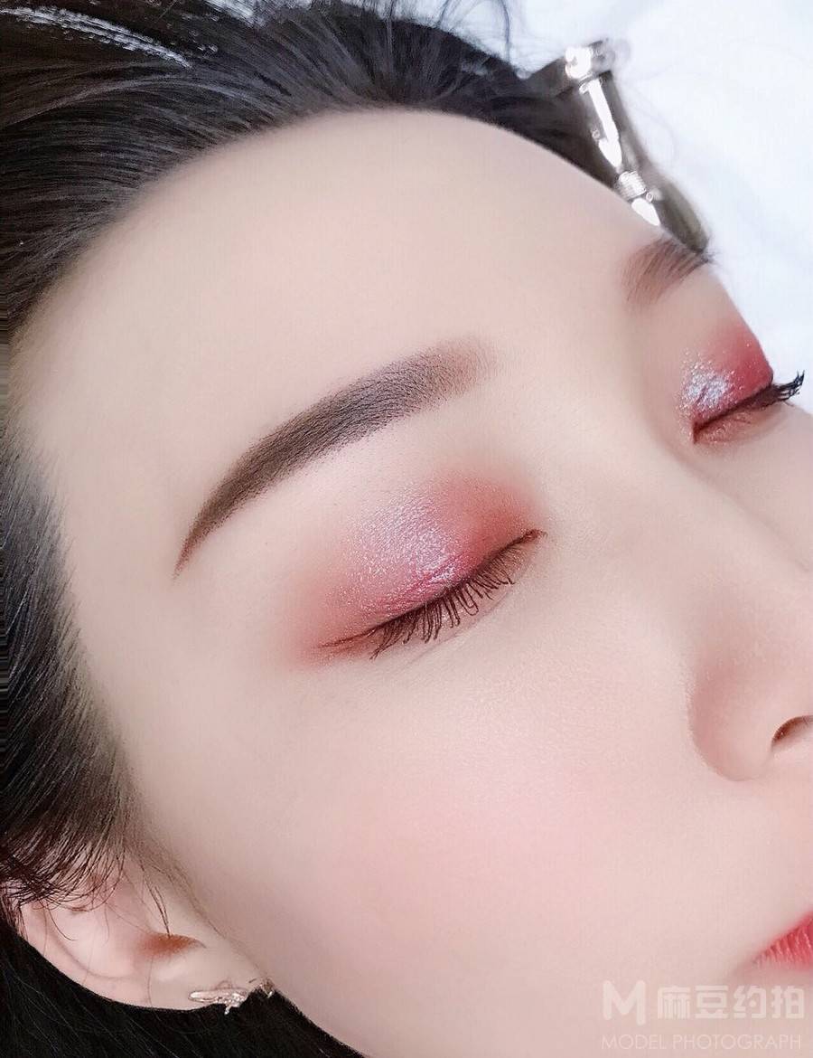 妆容模特
