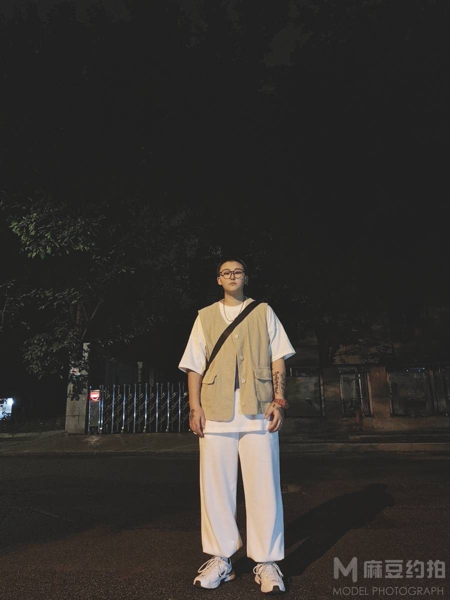 黑白模特