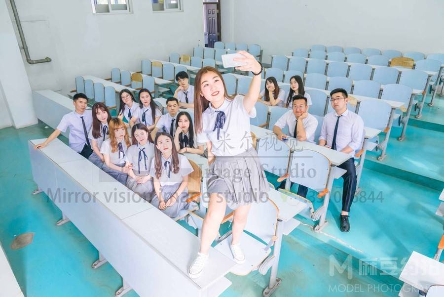 校园模特