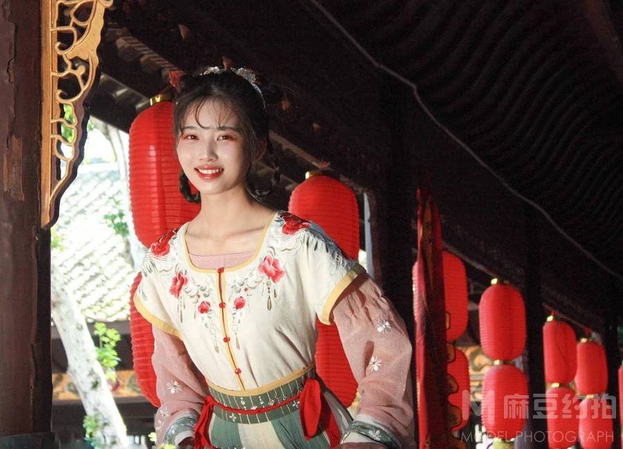 汉服模特