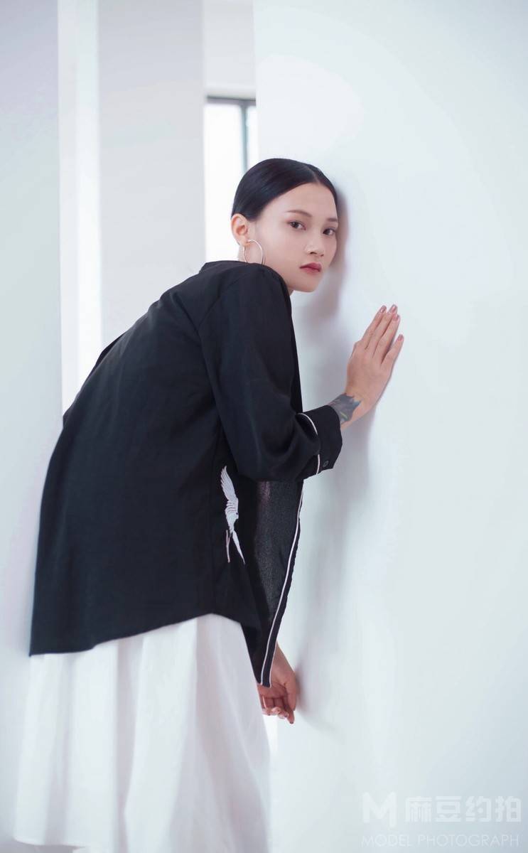 情绪模特