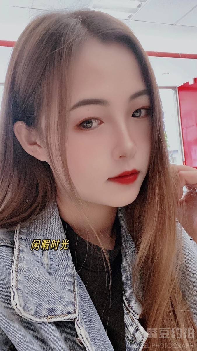 黑白模特