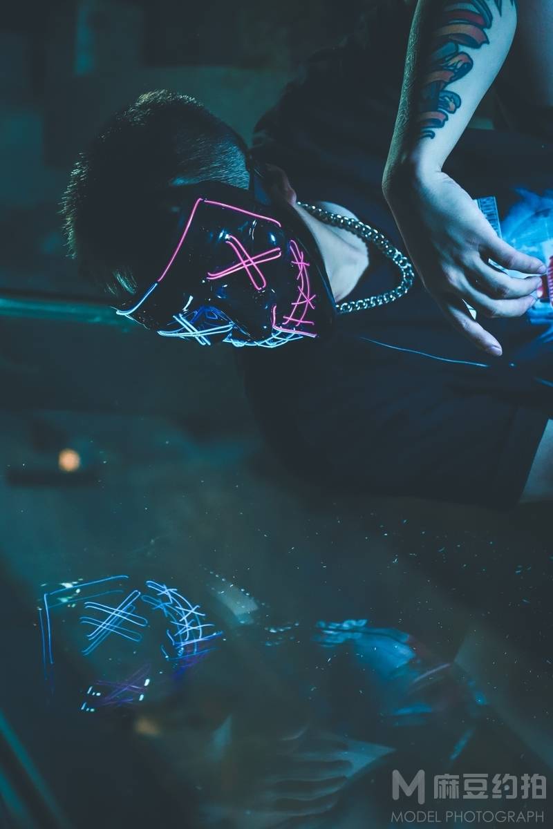 情绪模特