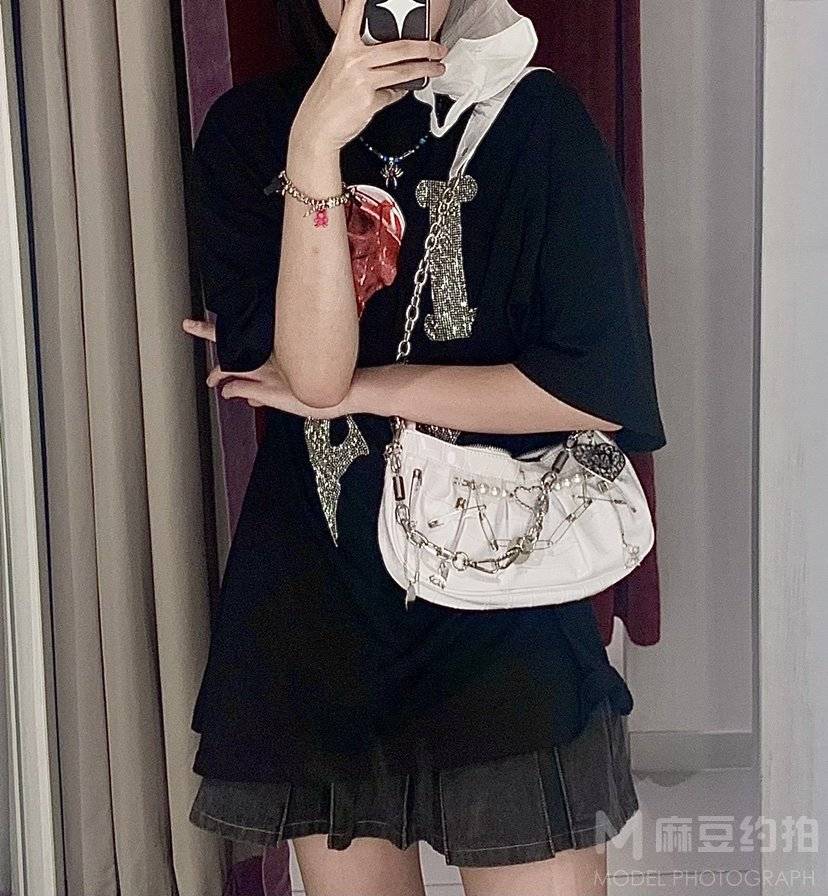 宝丽来模特