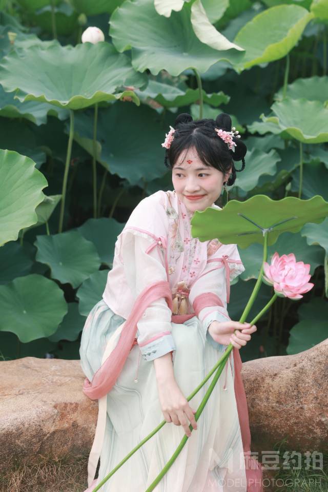 汉服模特