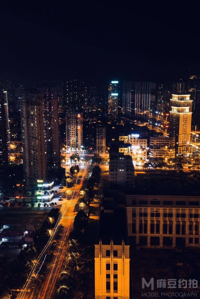 夜景模特