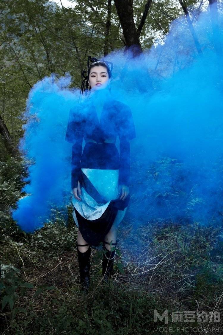 情绪模特