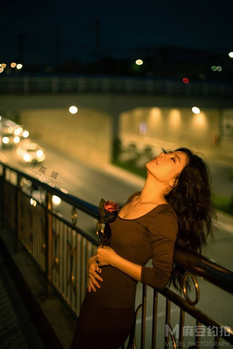 夜景模特