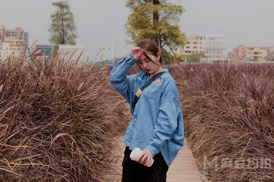情绪模特