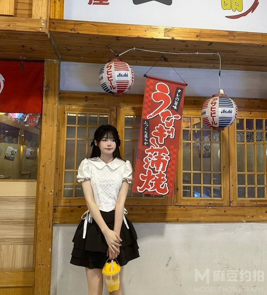 校园模特