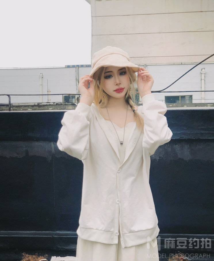 黑白模特