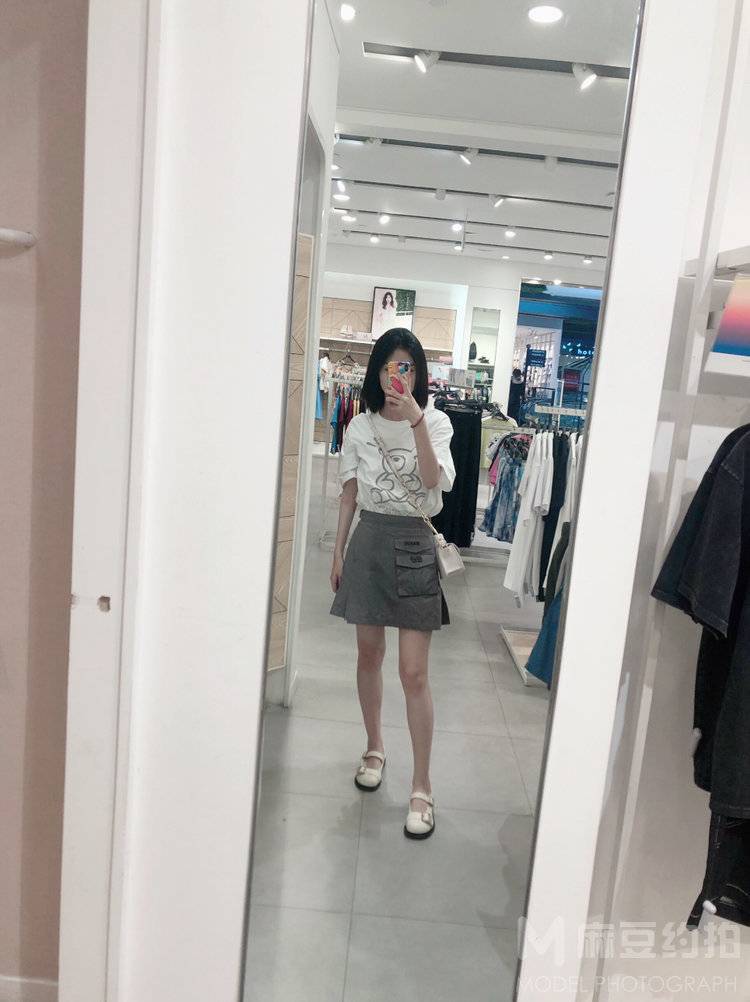 校园模特