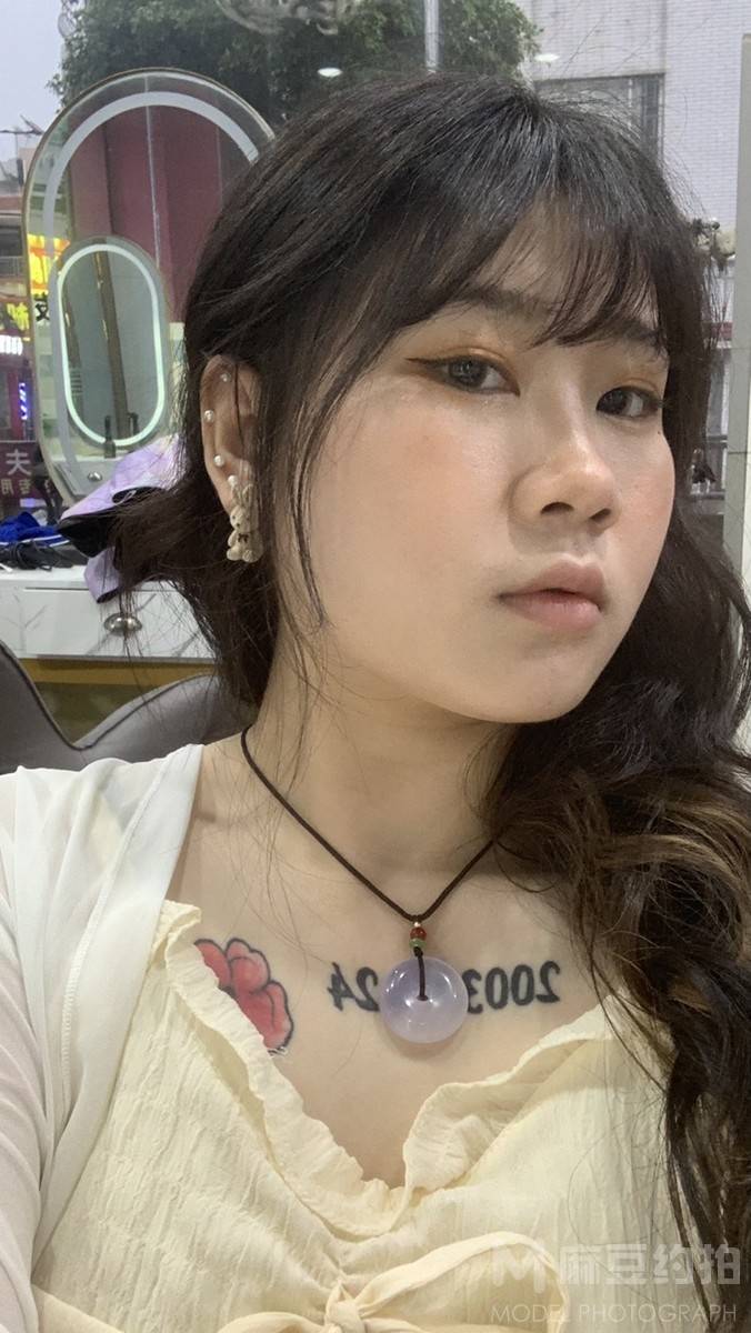 妆容模特