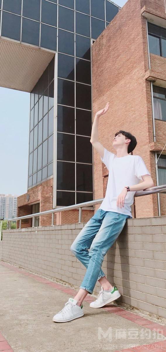 校园模特
