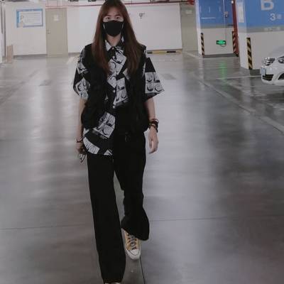 黑白模特