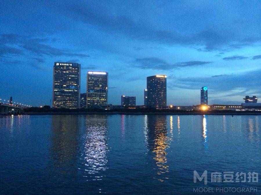 夜景模特