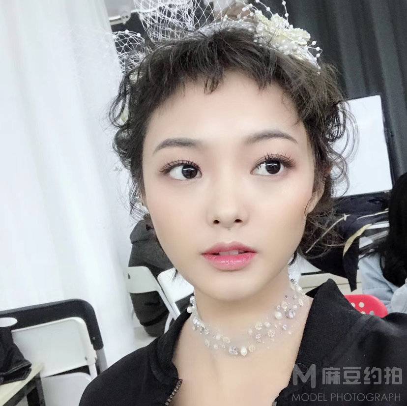 清新模特