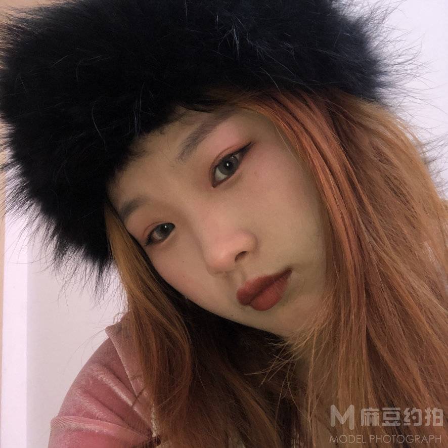 黑白模特