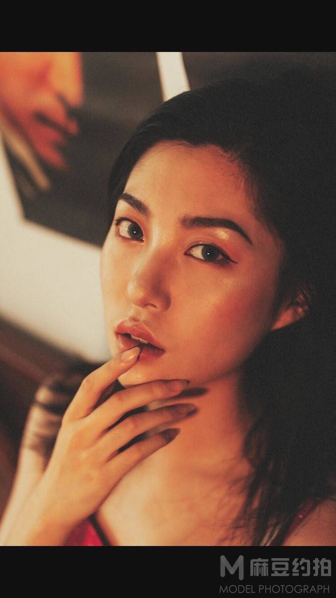 情绪模特