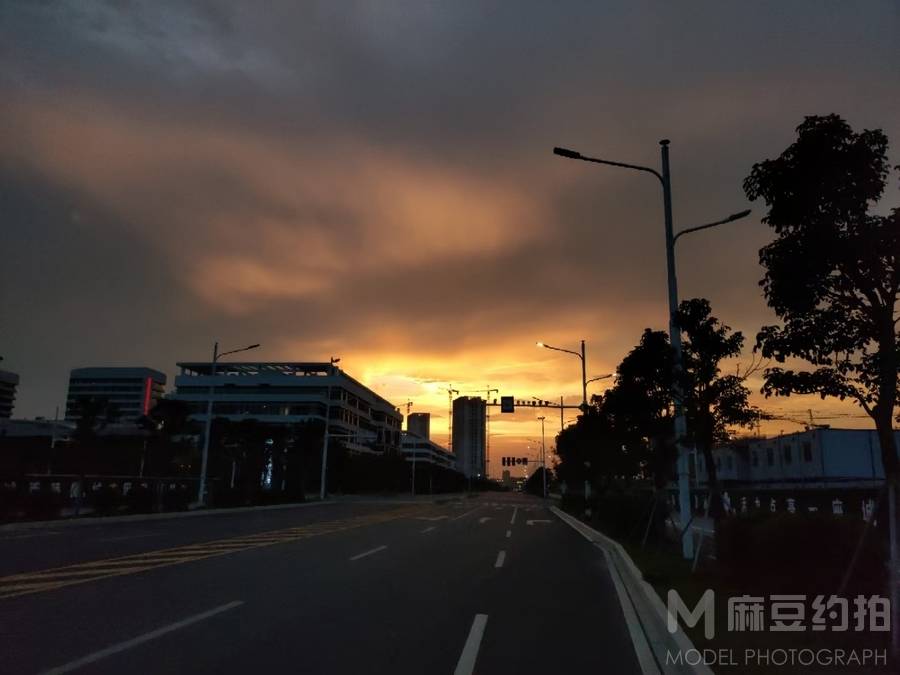 夜景模特