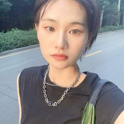 黑白模特