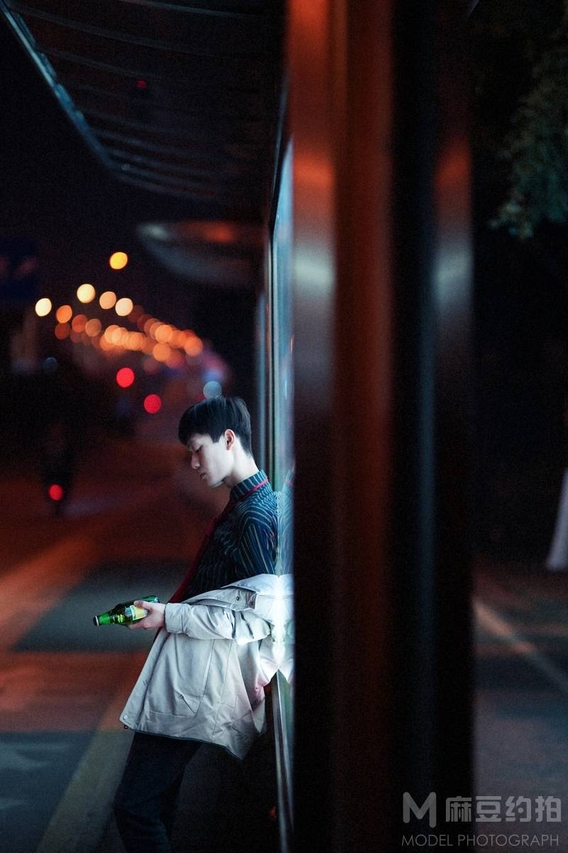 情绪模特