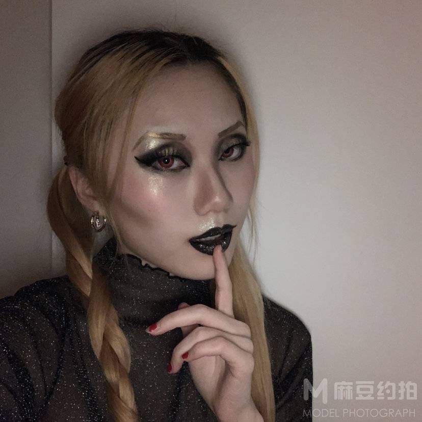 暗黑模特