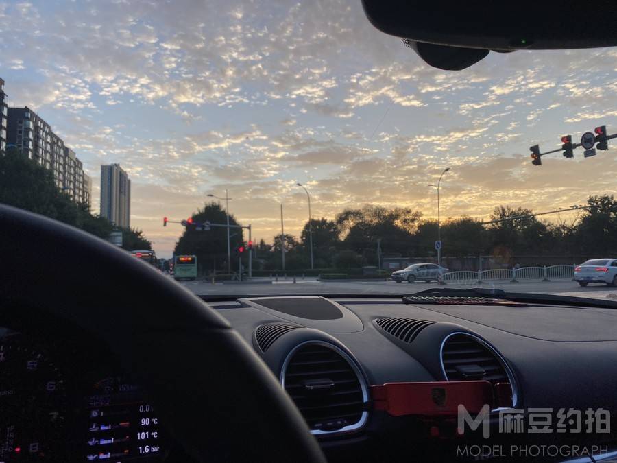 黑白模特