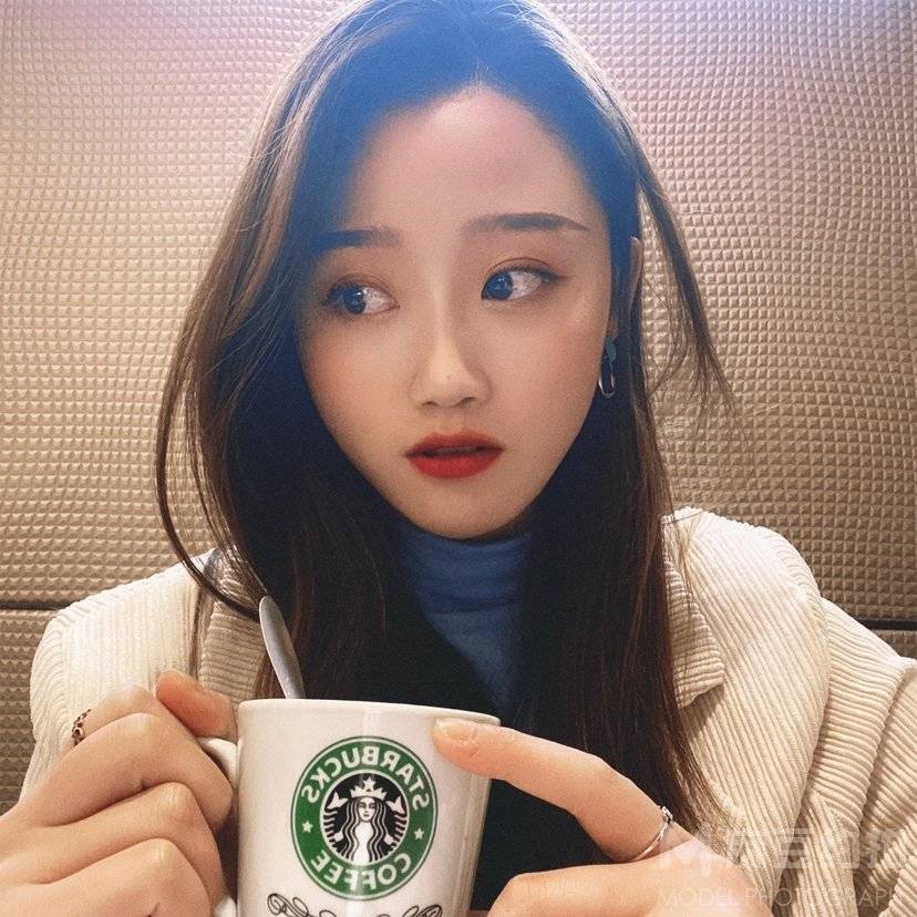 黑白模特